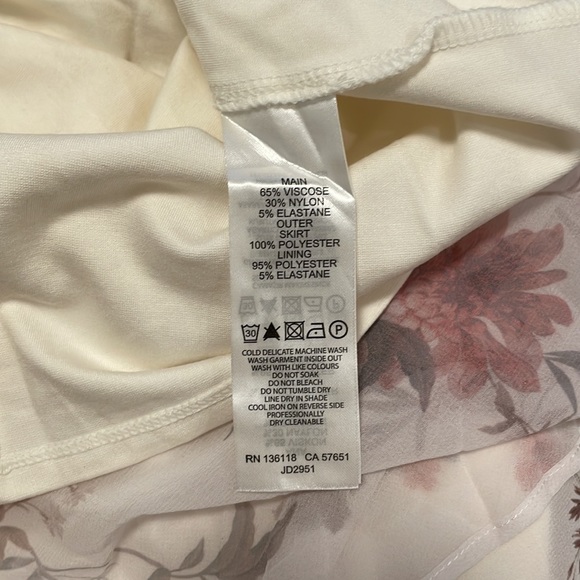 Forever New dress in floral print, USA 4 - Picture 4 of 4